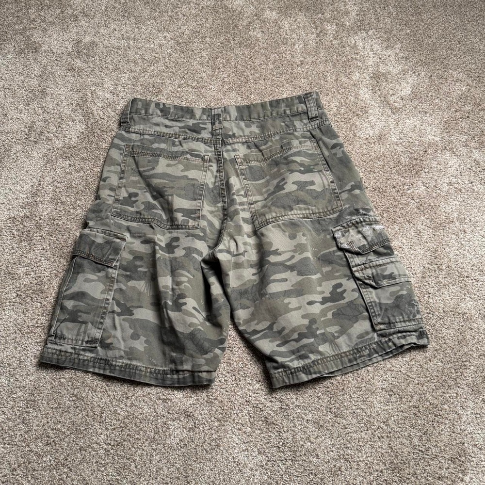 WRANGLER CAMO "TREE" CARGO SHORTS